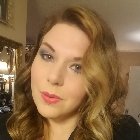 Meet your Posher, Trisha - Picture 1 of 1